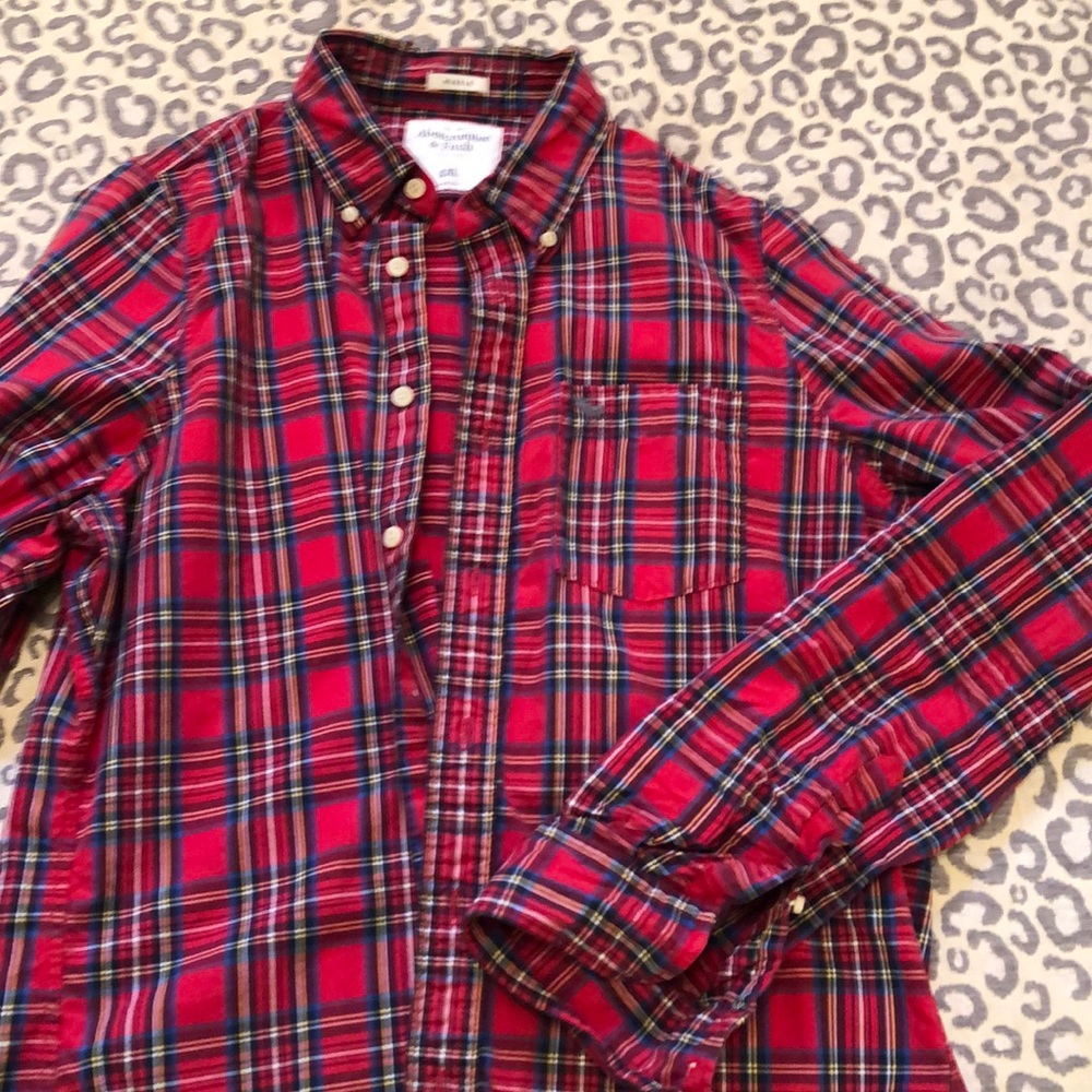 Men’s casual button up shirt